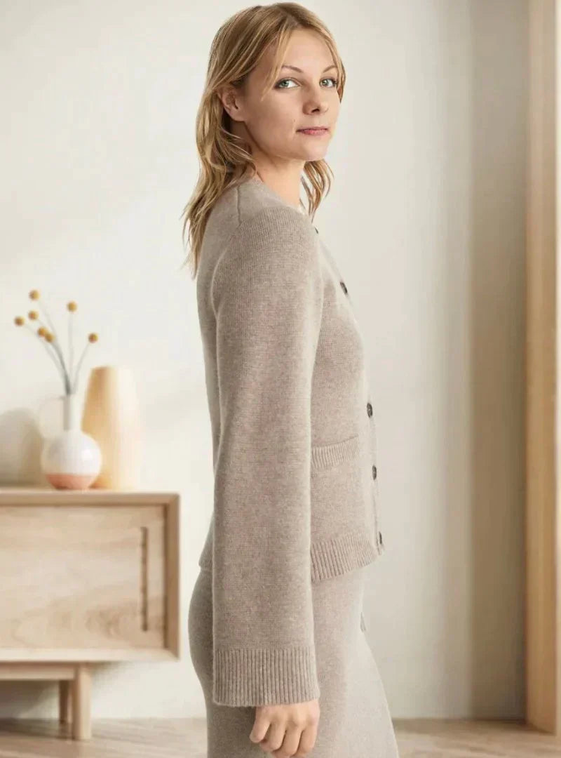 Carmine | Warm Autumn Knitted Jacket with English Elegance for Women